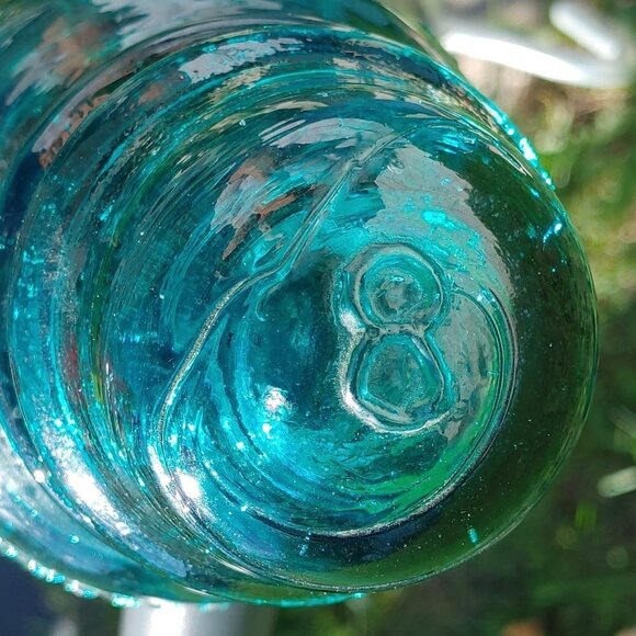 Hemingray 40 Antique Glass Insulator "8" embossed on top Aqua Green - Picture 6 of 7